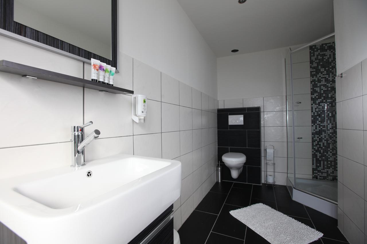 B&B Check Mate Roermond Εξωτερικό φωτογραφία
