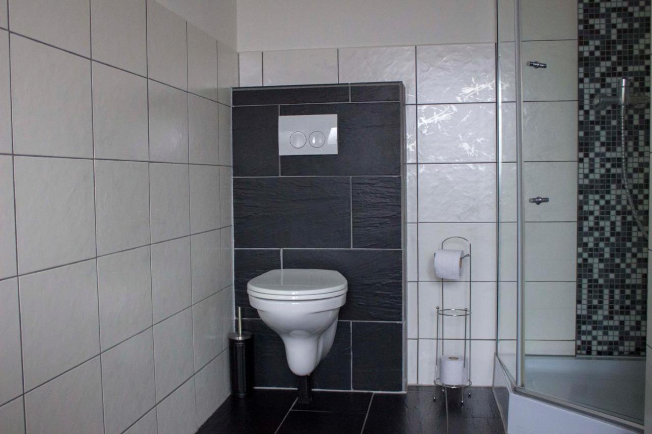 B&B Check Mate Roermond Εξωτερικό φωτογραφία