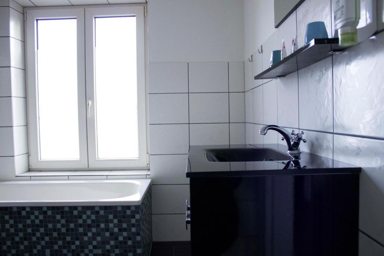 B&B Check Mate Roermond Εξωτερικό φωτογραφία