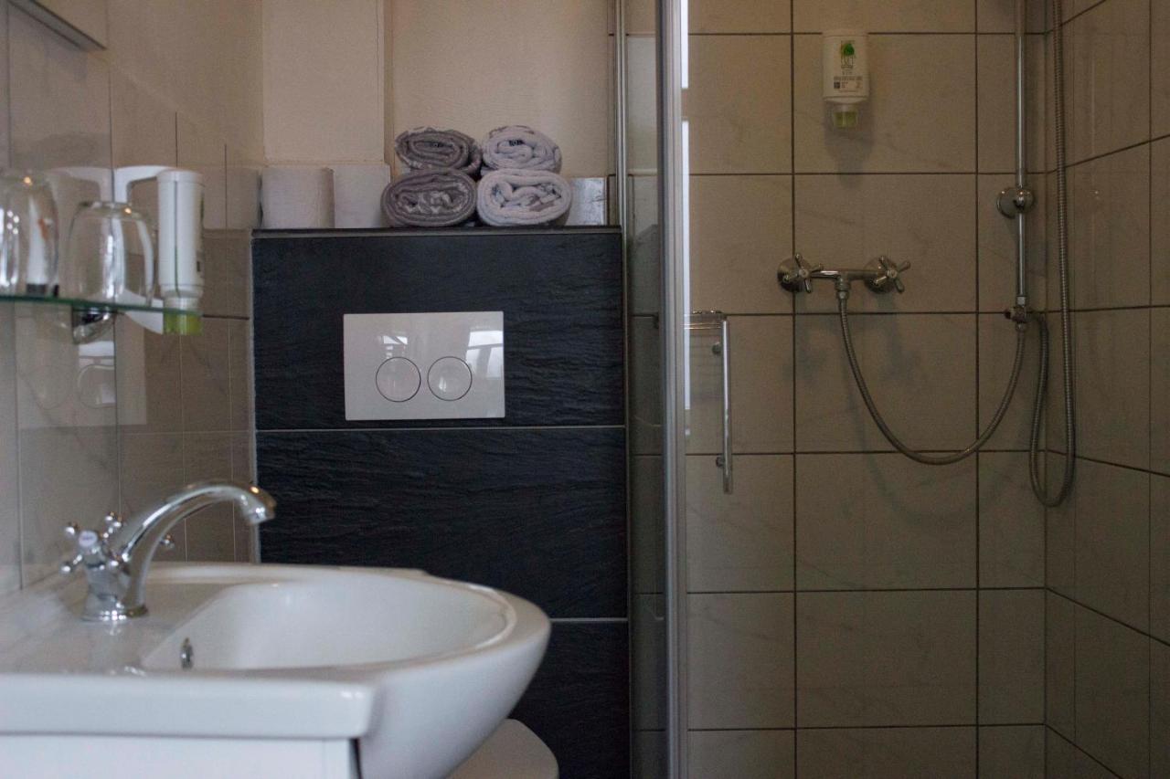 B&B Check Mate Roermond Εξωτερικό φωτογραφία